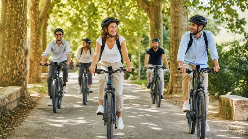Team building vélo ou balade à vélo électrique dans le Midi : une activité douce et fédératrice